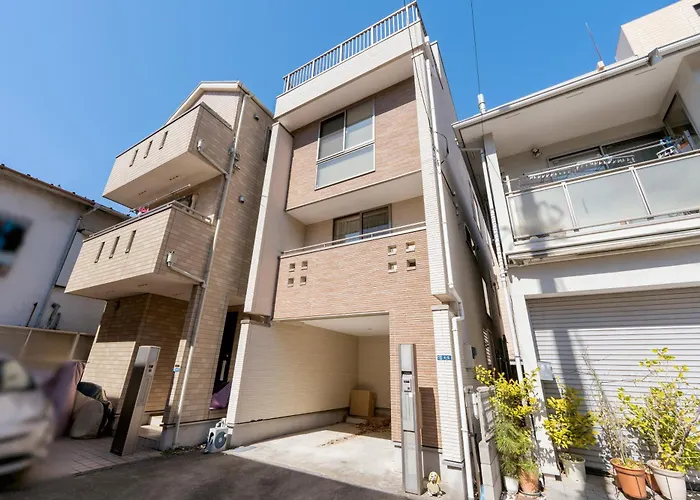 Higashi Shinjuku Modern House